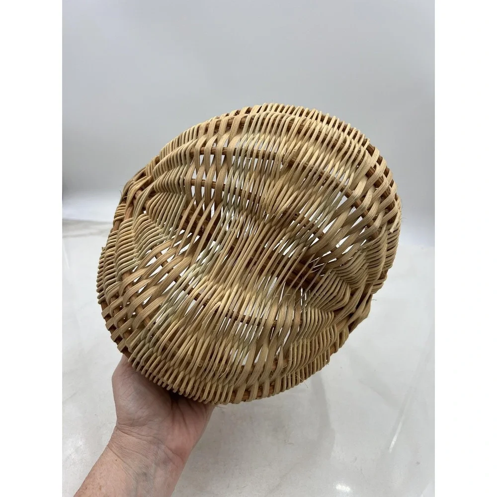 VTG Woven Wicker Buttocks Basket Unique Twisted Loop Handle Natural Boho Decors